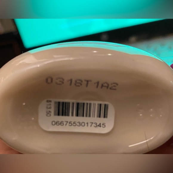 Bath and body Fresh coconut colada body lotion - Picture 3 of 3